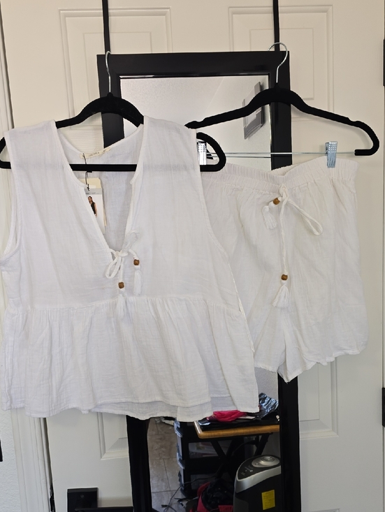 Salty Lemon Other - White Sleeveless Tie-Front Peplum Top  And Short Set Sz Xl Nwt